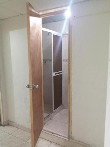 ห้องน้ำ, Alojamiento cómodo en una ubicación maravillosa! (Alojamiento comodo en una ubicacion maravillosa!) in อูร์บานิซาซิออนเลาเรเลส