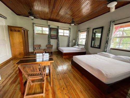Sea n sun Guest House in Caye Caulker