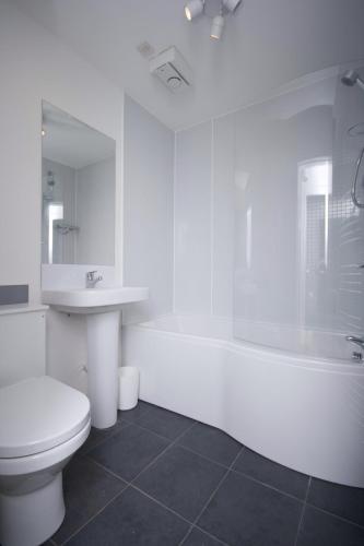 Aberdeen Serviced Apartments: Charlotte street - image 9