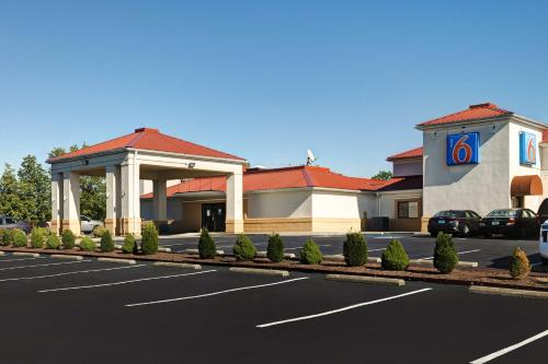 Motel 6-Shepherdsville, KY Louisville South - Hotel - Shepherdsville