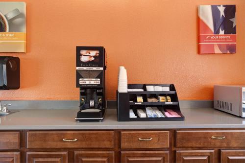 Motel 6-Shepherdsville KY - image 6