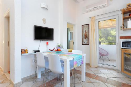 Apartments by the sea Okrug Donji Ciovo - 12502 - image 6
