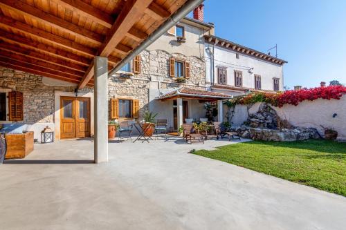 Apartments and rooms with parking space Loborika Pula - 12983 - image 3