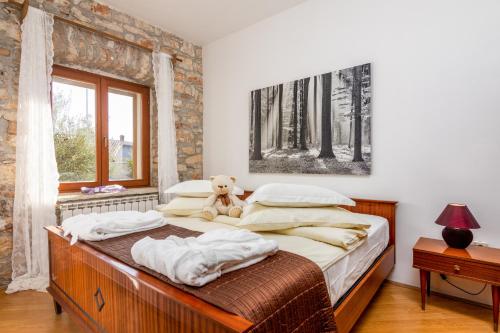 Apartments and rooms with parking space Loborika Pula - 12983 - main image