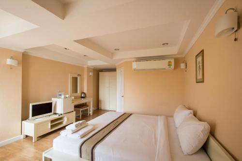 room detail thumbnail 0