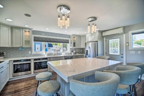 Modern and Chic Waterfront Getaway in McHenry!