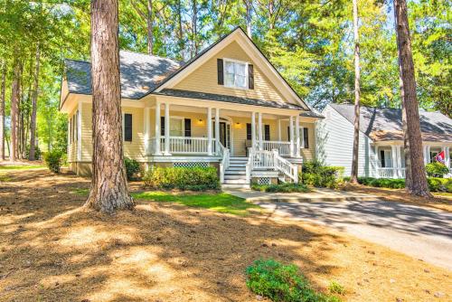 Stunning Lake Oconee Retreat with Pool Access!