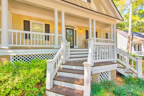 Stunning Lake Oconee Retreat with Pool Access!