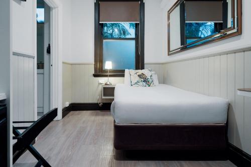 Cremorne Point Manor - image 2