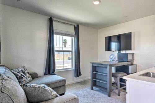 Contemporary Los Banos Studio Less Than 3 Mi to Dtwn! thumb 4