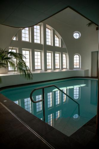 402587948 Slottsholmen Hotell och Restaurang