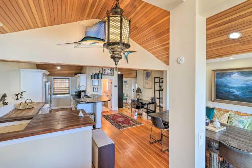 Waterfront Retreat with Deck about 7 Mi to Boston! in Winthrop, USA