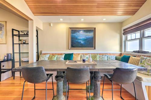 Waterfront Retreat with Deck about 7 Mi to Boston! in Winthrop, USA