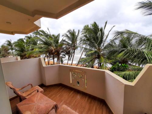 ระเบียง/ชานเรือน, Hotel Coconut Bay in กาลูทารา