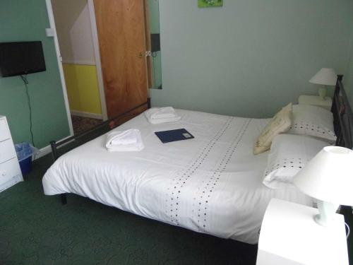1 queen bed