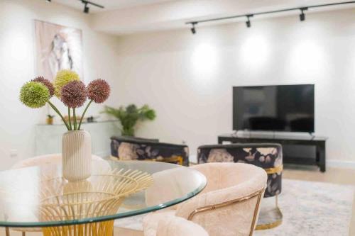Luxury 3 Bedroom Apartment in Ryde - Greenacre