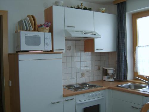  Haus Bauer Appartment II mit Balkon in Mariapfarr