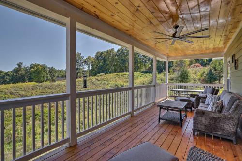 Modern Farmhouse with Exercise Room, Mtn Views in Blairsville, USA