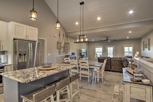 Modern Farmhouse with Exercise Room, Mtn Views in Blairsville, USA