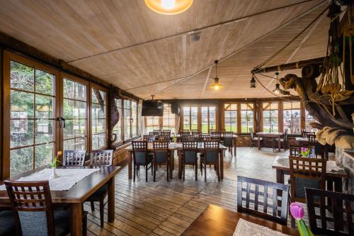Ресторан, Nordowi Dwór - Sauna, Fitness, Kawa z ekspresu - 24H, Tradycyjne śniadania (Nordowi Dwor - Sauna, Fitness, Kawa z ekspresu - 24H, Tradycyjne sniadania) in Smolno