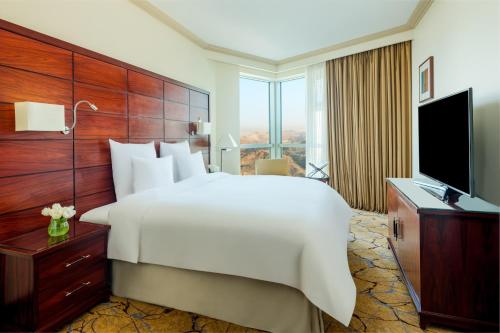 Mövenpick Hotel & Residences Hajar Tower Makkah