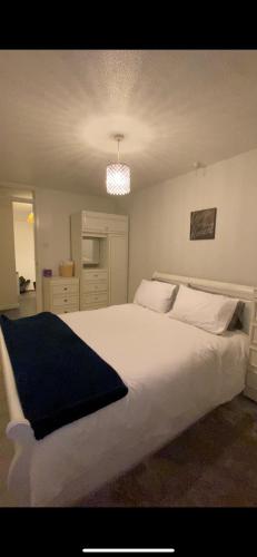 Layton apartment 5 minutes walk from Brentford train station