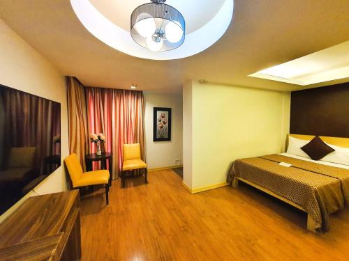 room detail thumbnail 1