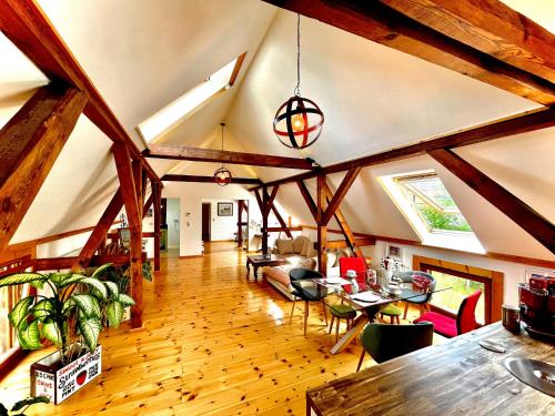 Historisches Retro Loft 120m2 + Garten & Seenähe