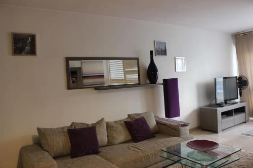 C056-Cannes Rue Antibes - Studio 3