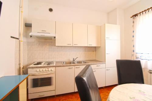 Apartments Valerija 847 - image 8