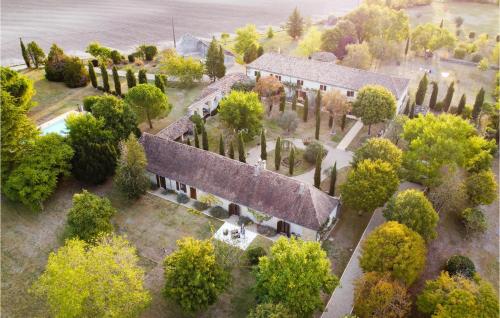 Nice Home In Montaut With Kitchen