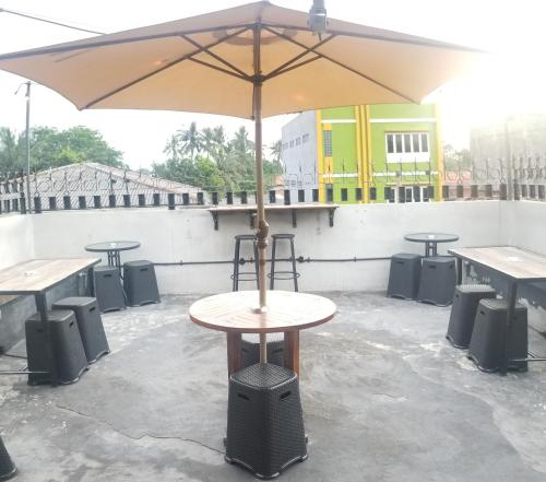 Balcony/terrace, CoffeeBunk Hostel in Tangerang City Center