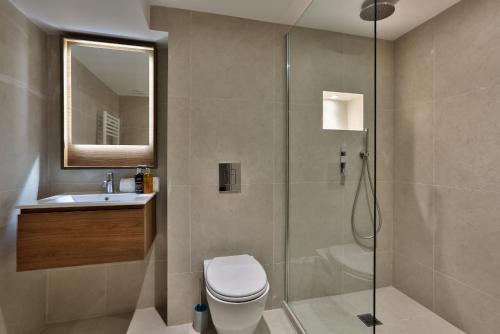 138 - Urban Beautiful Duplex in Saint Germain - image 3
