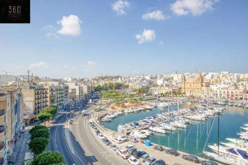 Seafront, Designer APT with Private Terrace & WIFI by 360 Estates, Pietà (фото 4)