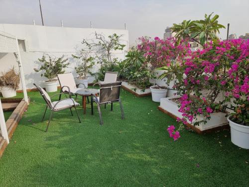 room detail thumbnail 2