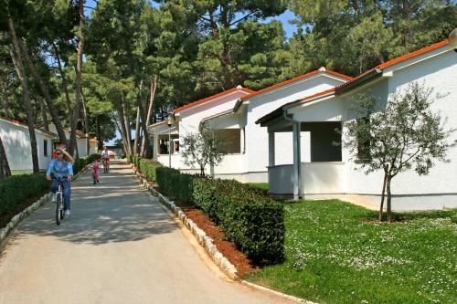 Apartments Galijot Plava Laguna Apartments Laguna Galijot is conveniently located in the popular Porec area. The hotel offers a wide range of amenities and perks to ensure you have a great time. 24-hour front desk, family room, rest