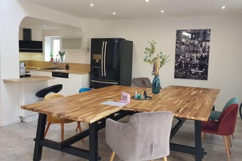 Nalan Johannisien, Maison piscine chauffée-Spa, Paris CDG-Disney (Nalan Johannisien, Maison piscine chauffee-Spa, Paris CDG-Disney) in 勒普萊西呂扎爾舍