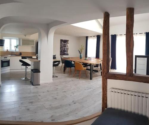 Nalan Johannisien, Maison piscine chauffée-Spa, Paris CDG-Disney (Nalan Johannisien, Maison piscine chauffee-Spa, Paris CDG-Disney) in 勒普萊西呂扎爾舍