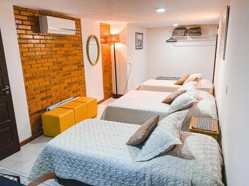 1 double bed, 2 twin beds