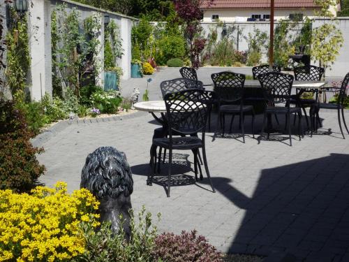 Avlon House Bed and Breakfast - image 9
