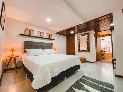 1 queen bed, 1 twin bed