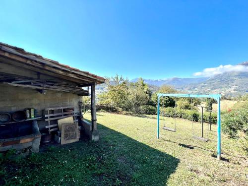 Casa con 2 dormitorios, chimenea, jardin y vista a la montaña