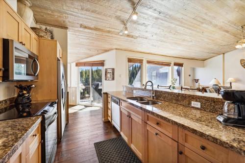 Snowflake Lookout Duplex in Breckenridge, USA