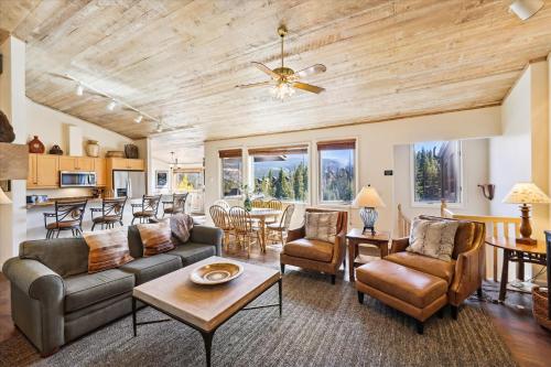 Snowflake Lookout Duplex in Breckenridge, USA