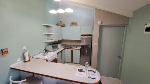 Kitchen, Kootney Resorts in Portsmouth