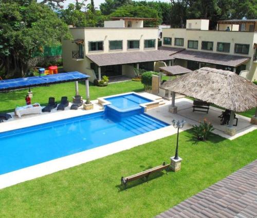 Amazing House with Jacuzzi, BBQ, Pool, Rooftop+
