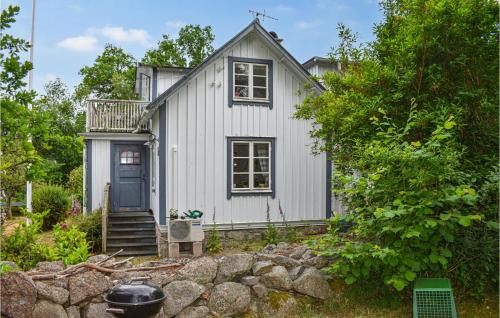 3 Bedroom Stunning Home In Ronneby