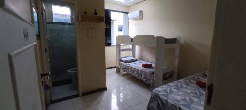 1 twin bed, 2 bunk beds
