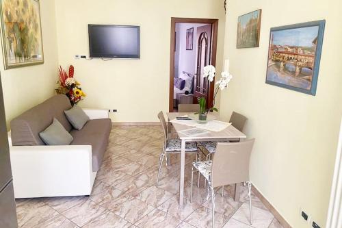  Iva´s spacious & comfy apartment w balcony, free parking in Turin