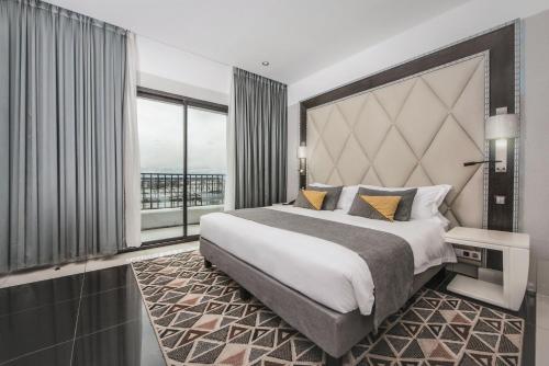 Krystal Palace Douala in Douala